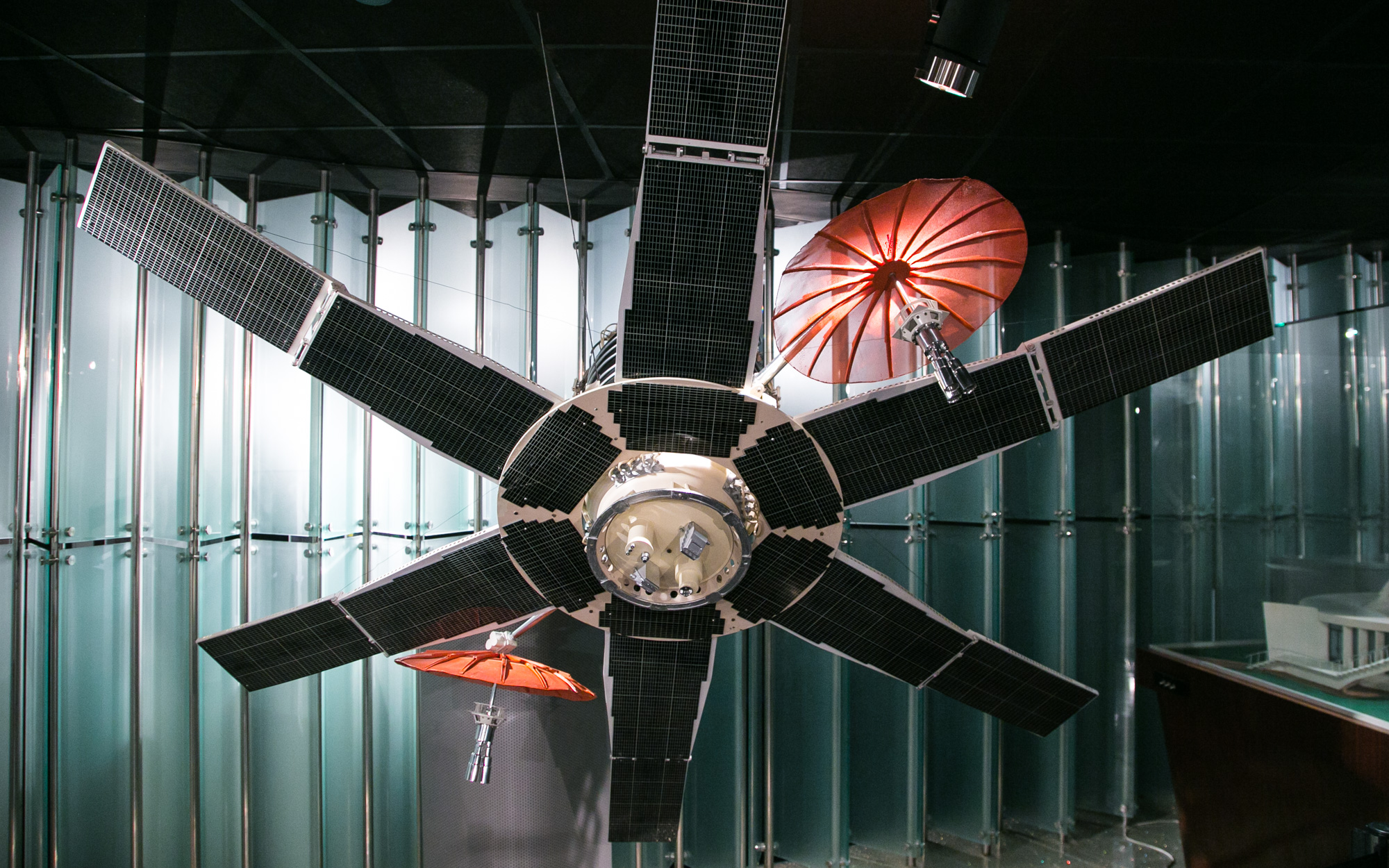 Выставка «Космическая связь: 50 лет на орбите» – события на сайте «Московские Сезоны»