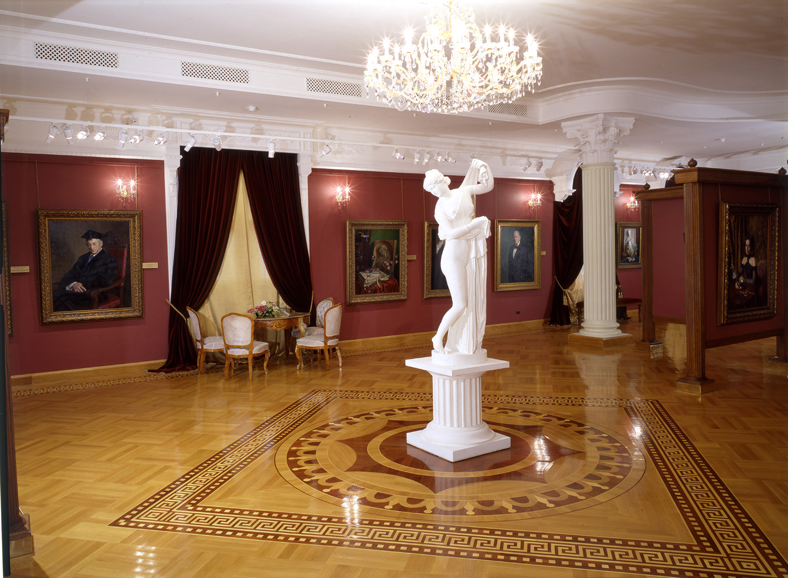 Выставка «Ностальгия по настоящей женщине» – события на сайте «Московские Сезоны»