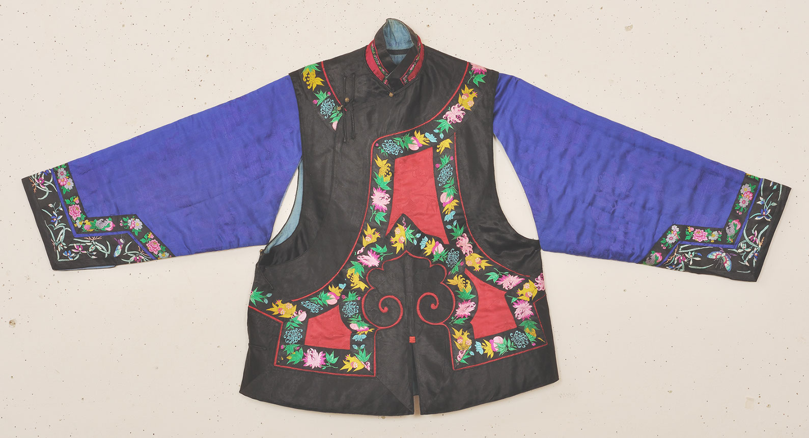 Лекция «Оседлав коня удачи. Традиционное жилище, костюм и украшения» – события на сайте «Московские Сезоны»