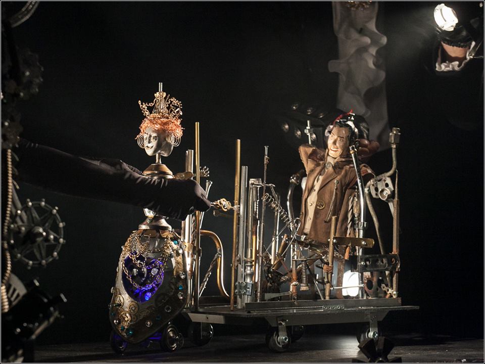 Спектакль «Сказки роботов о настоящем человеке» – события на сайте «Московские Сезоны»