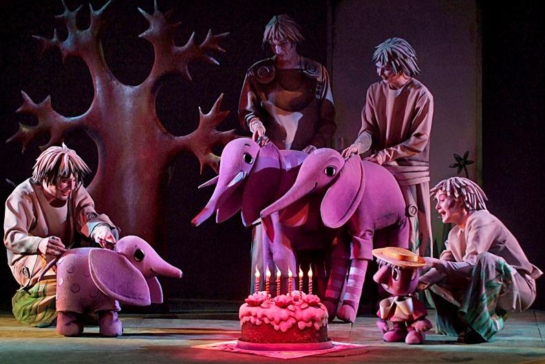 Спектакль «Все кувырком» – события на сайте «Московские Сезоны»