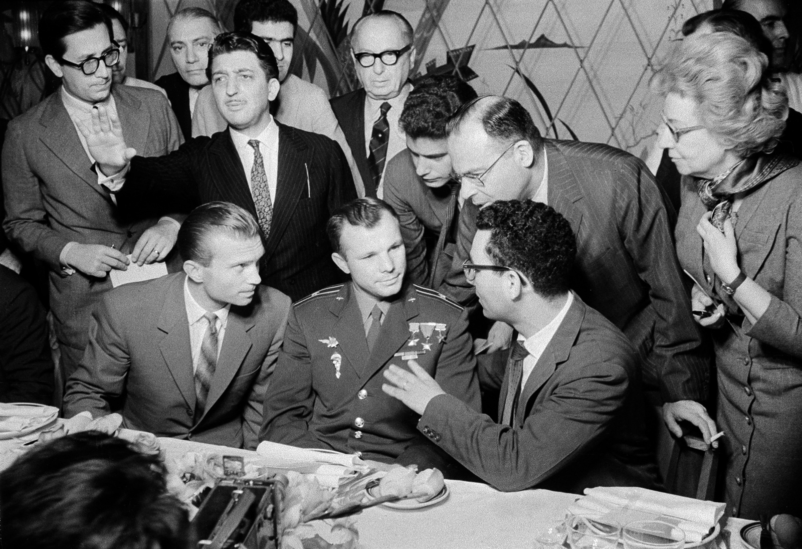 «108 минут, которые потрясли мир» в Главархиве – события на сайте «Московские Сезоны»