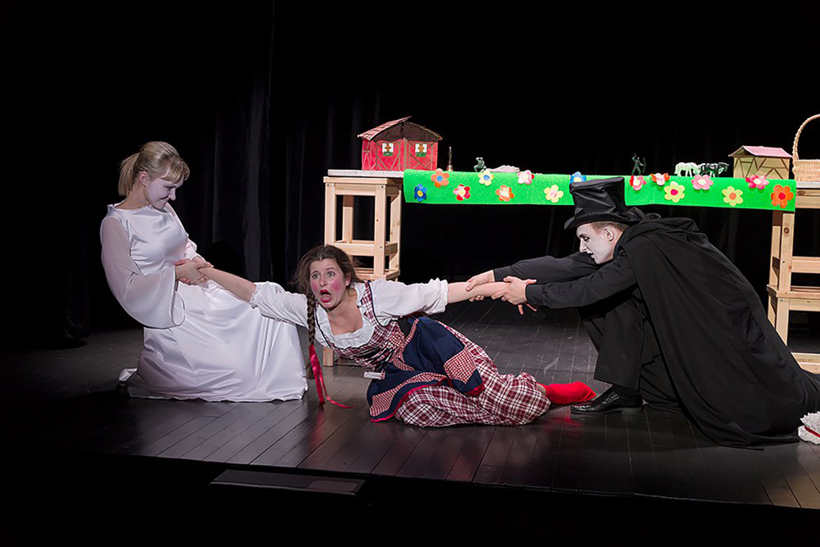 «Страшные сказки» в театре «АпАРТе» – события на сайте «Московские Сезоны»