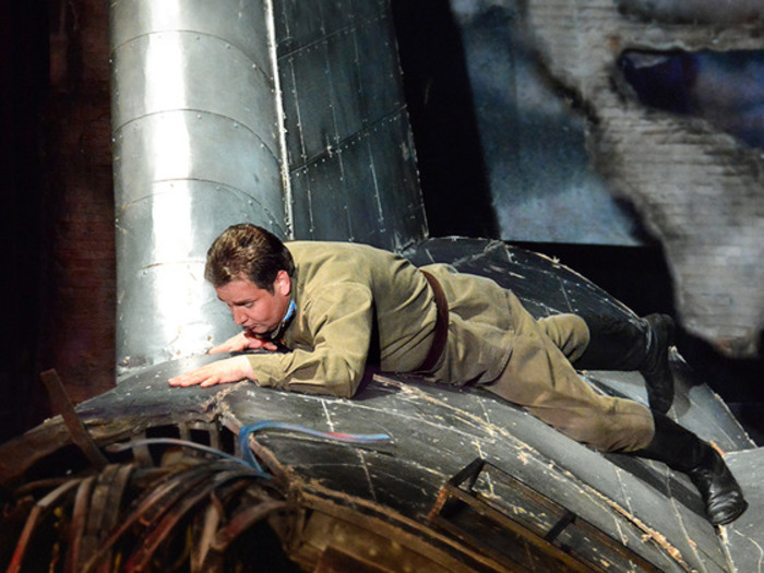 Спектакль «Упавший с неба» – события на сайте «Московские Сезоны»