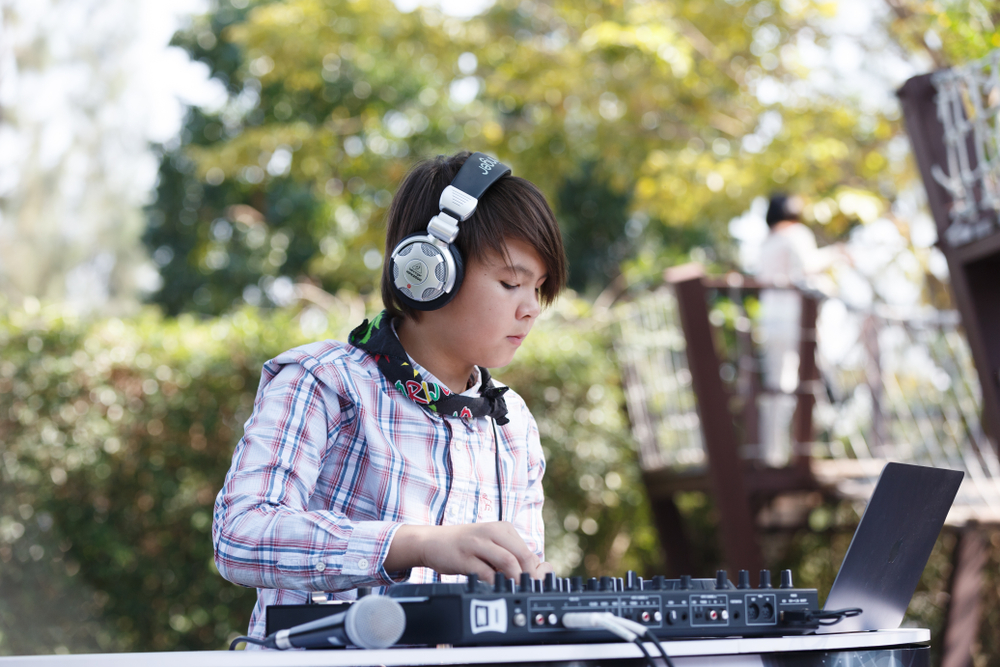 Мастер-класс «DJ – детям» – события на сайте «Московские Сезоны»