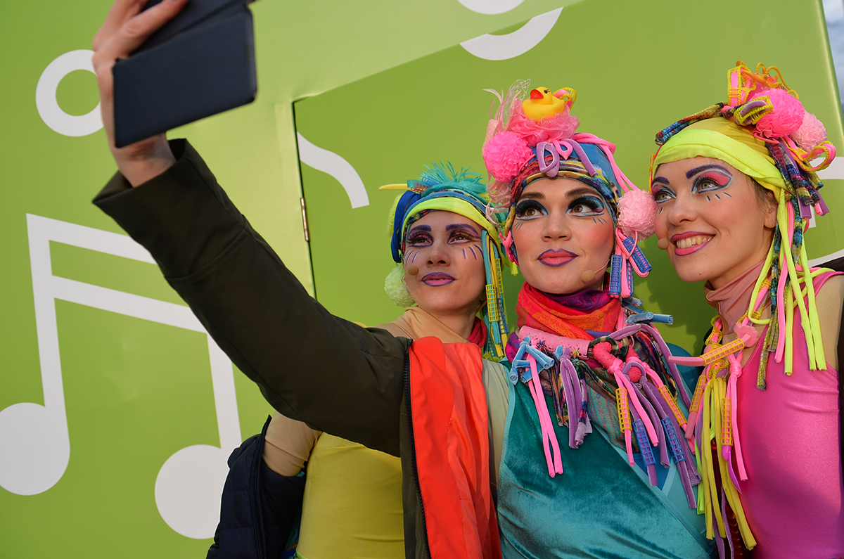 Музыкальное настроение на Крымском мосту – события на сайте «Московские Сезоны»