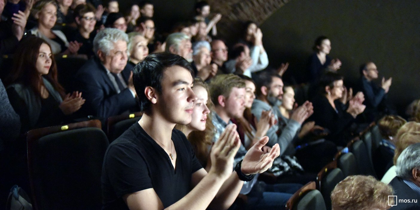 «И дольше века длится день» в «Гоголь-центре» – события на сайте «Московские Сезоны»