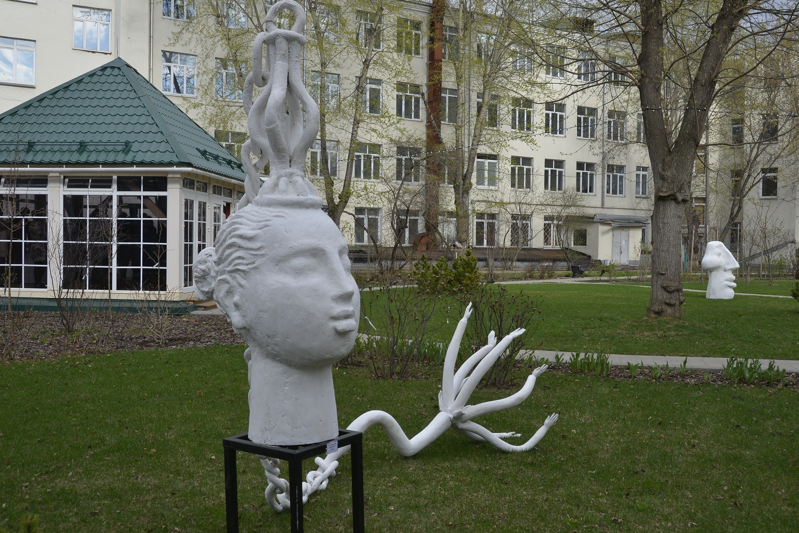 Вечер «Поэзия на выставке «Театр скульптур Александра Бурганова» – события на сайте «Московские Сезоны»