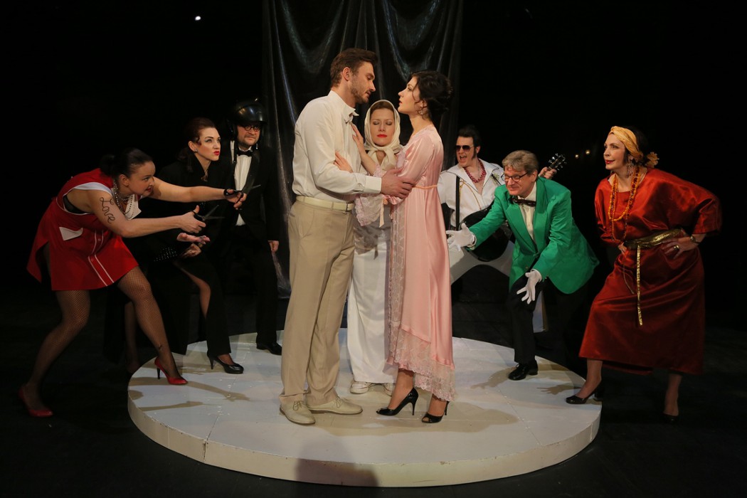 Спектакль «Он. Она. Они» – события на сайте «Московские Сезоны»