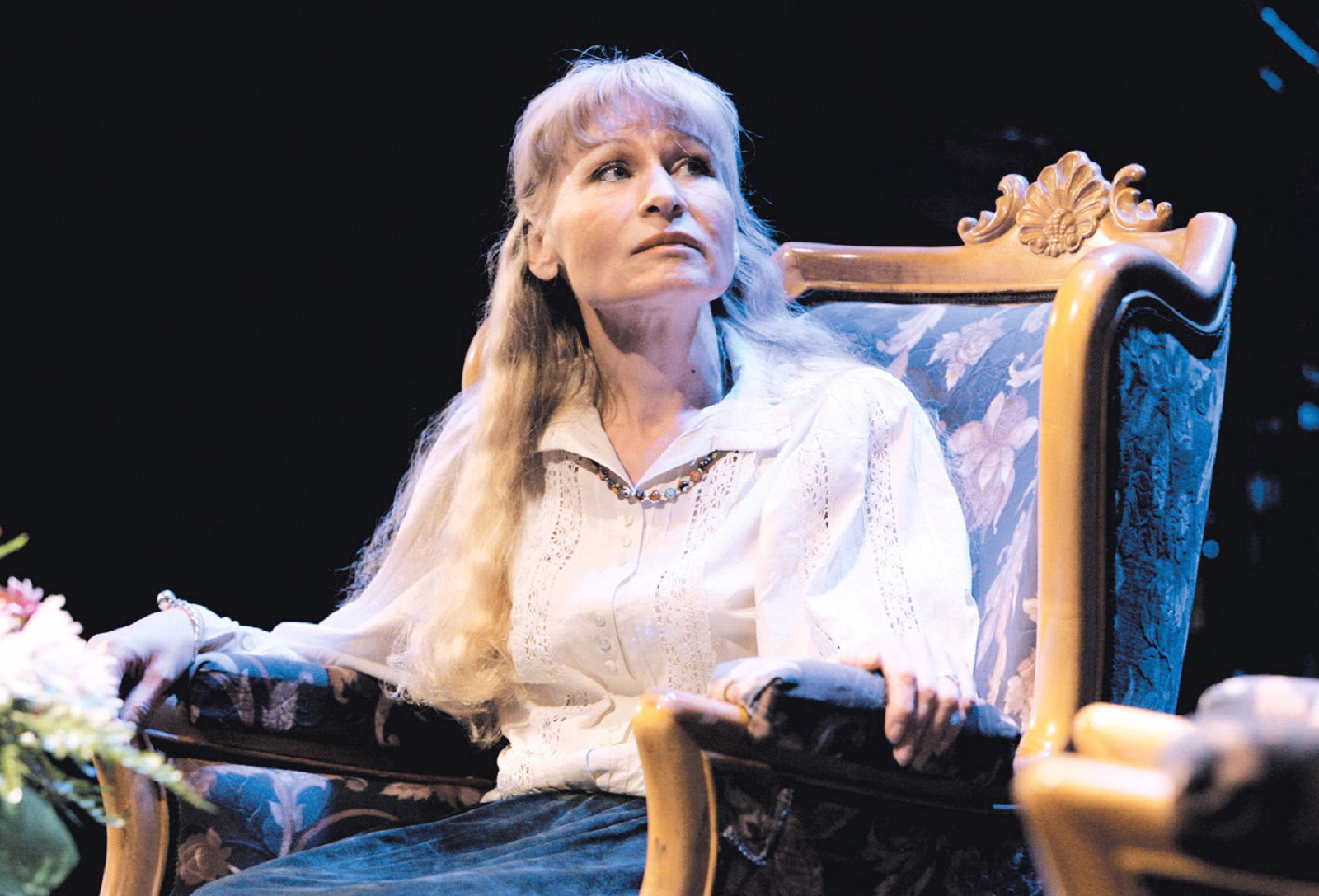 «Творчество Олеси Николаевой» в библиотеке имени Данте Алигьери – события на сайте «Московские Сезоны»