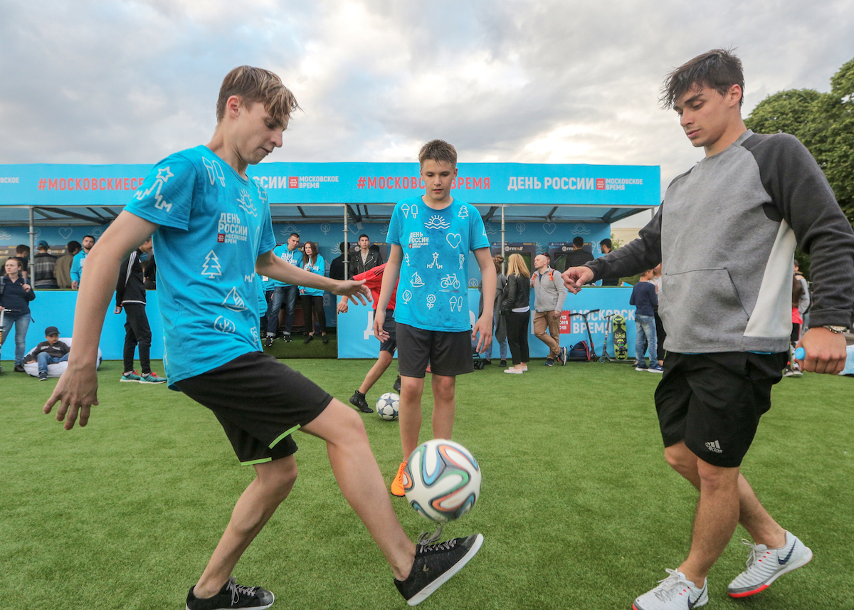 Киберфутбольная арена FIFA и встреча с футболистами - «День России. Московское время» в Парке Горького – события на сайте «Московские Сезоны»