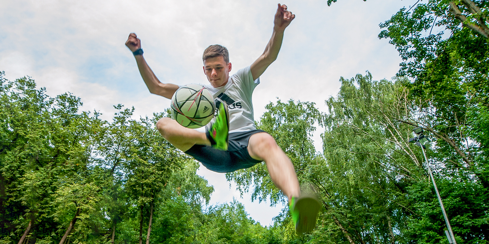 Футбольный фристайл в парке «Сокольники» – события на сайте «Московские Сезоны»