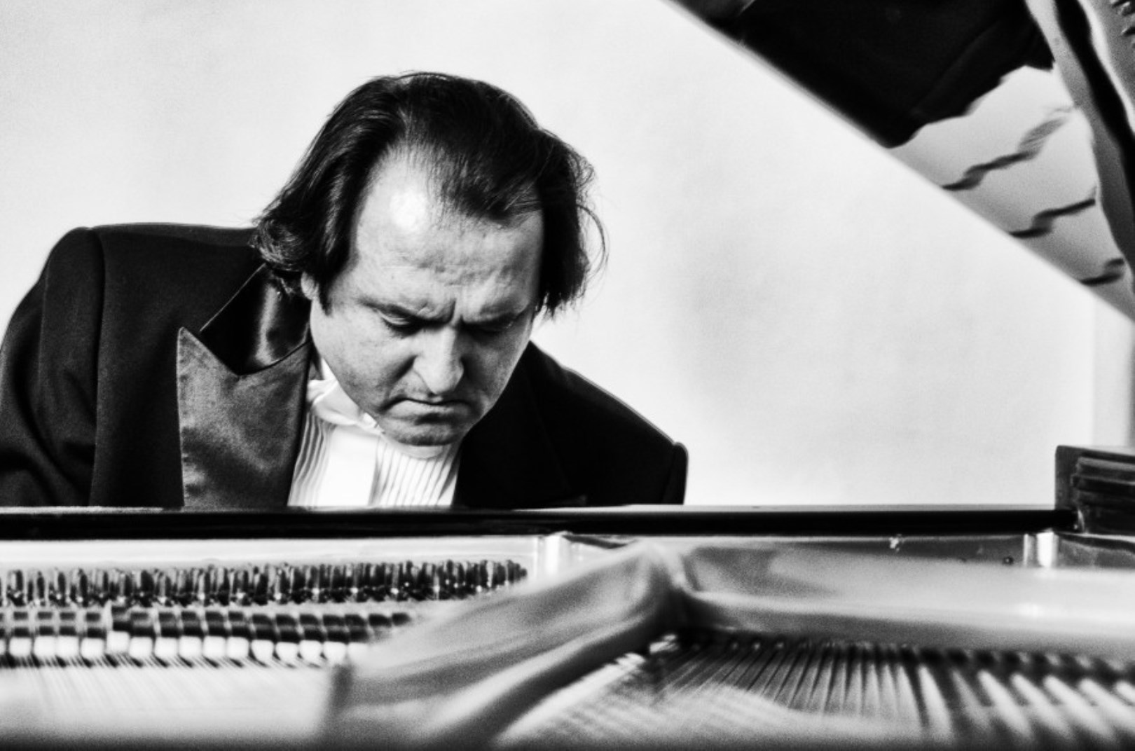 Концерт «Летние концерты на бис. Ринат Шакиров» – события на сайте «Московские Сезоны»