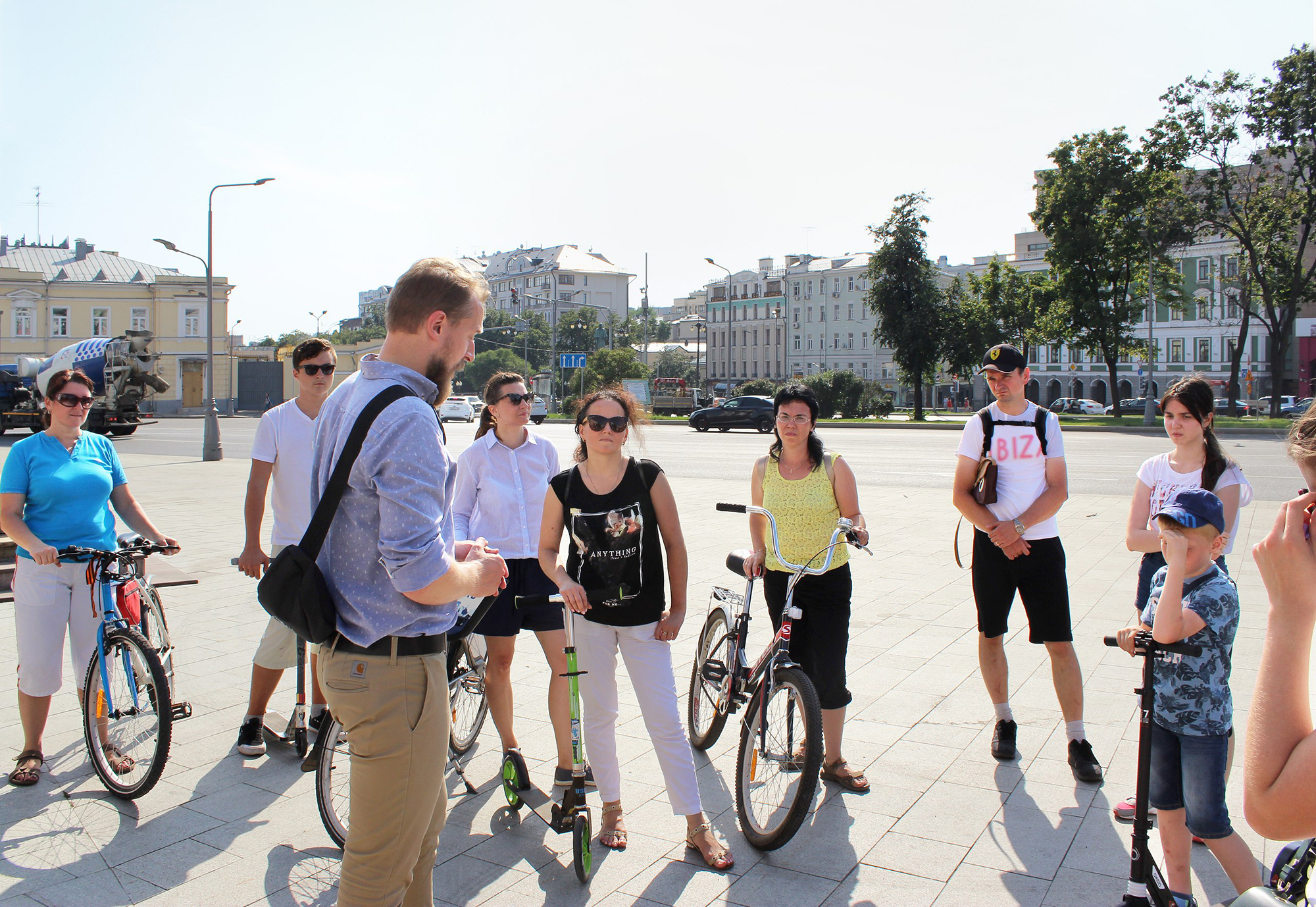 Велосипедно-самокатная экскурсия «Гоголевская Москва» – события на сайте «Московские Сезоны»