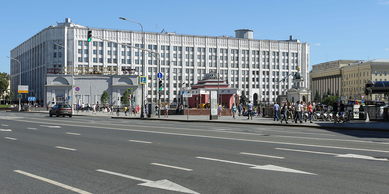 Пешеходные экскурсии «Улица, похожая на реку» – события на сайте «Московские Сезоны»