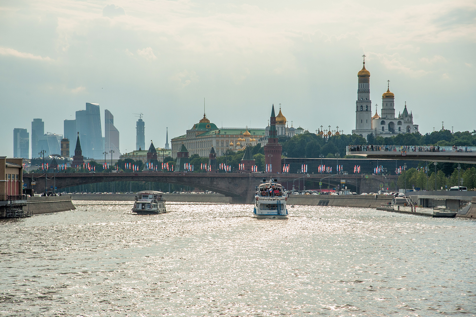 «Музыка на воде. Хорошее настроение» на теплоходе «Маэстро» – события на сайте «Московские Сезоны»