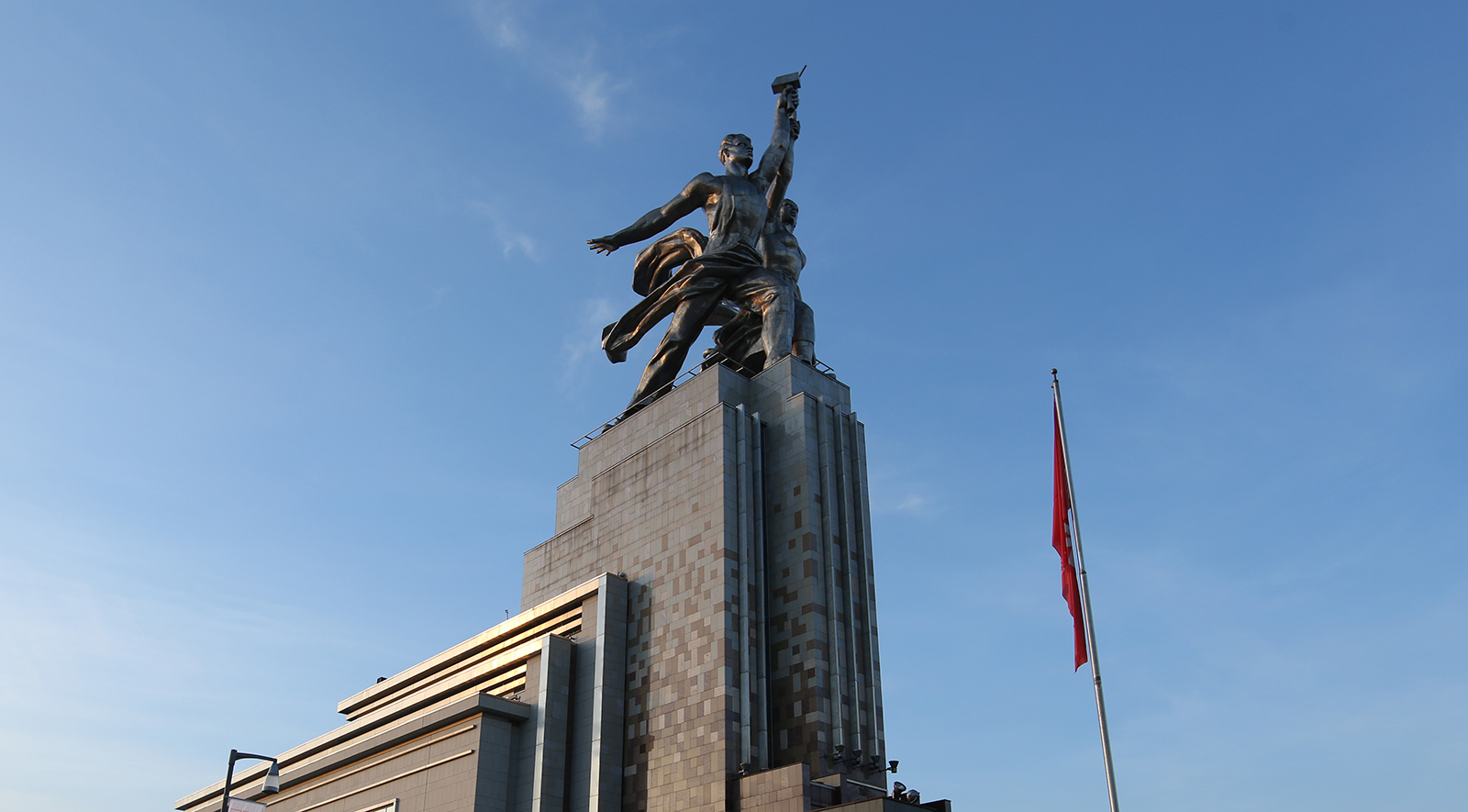 «П.П. Бажов. Жизнь в искусстве: от советской иллюстрации до современной инсталляции» на ВДНХ – события на сайте «Московские Сезоны»