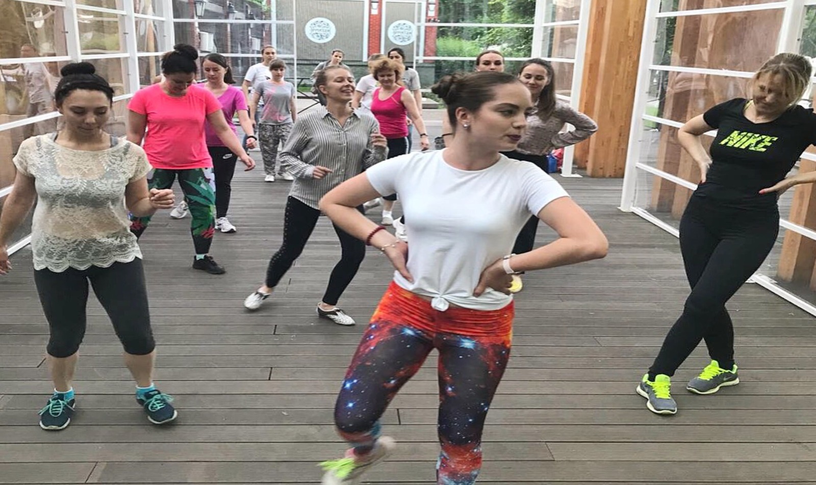 Танцевальные занятия в саду «Эрмитаж» – события на сайте «Московские Сезоны»