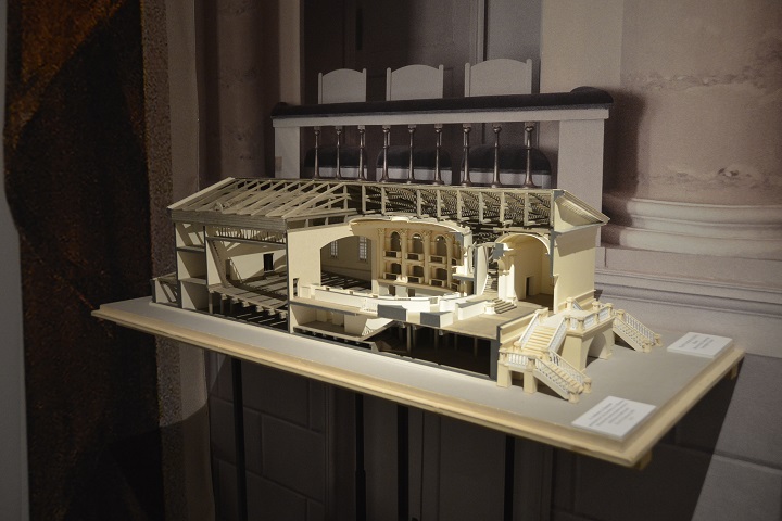 Авторская экскурсия Евгении Раппопорт по выставке «Иллюзия театра» – события на сайте «Московские Сезоны»