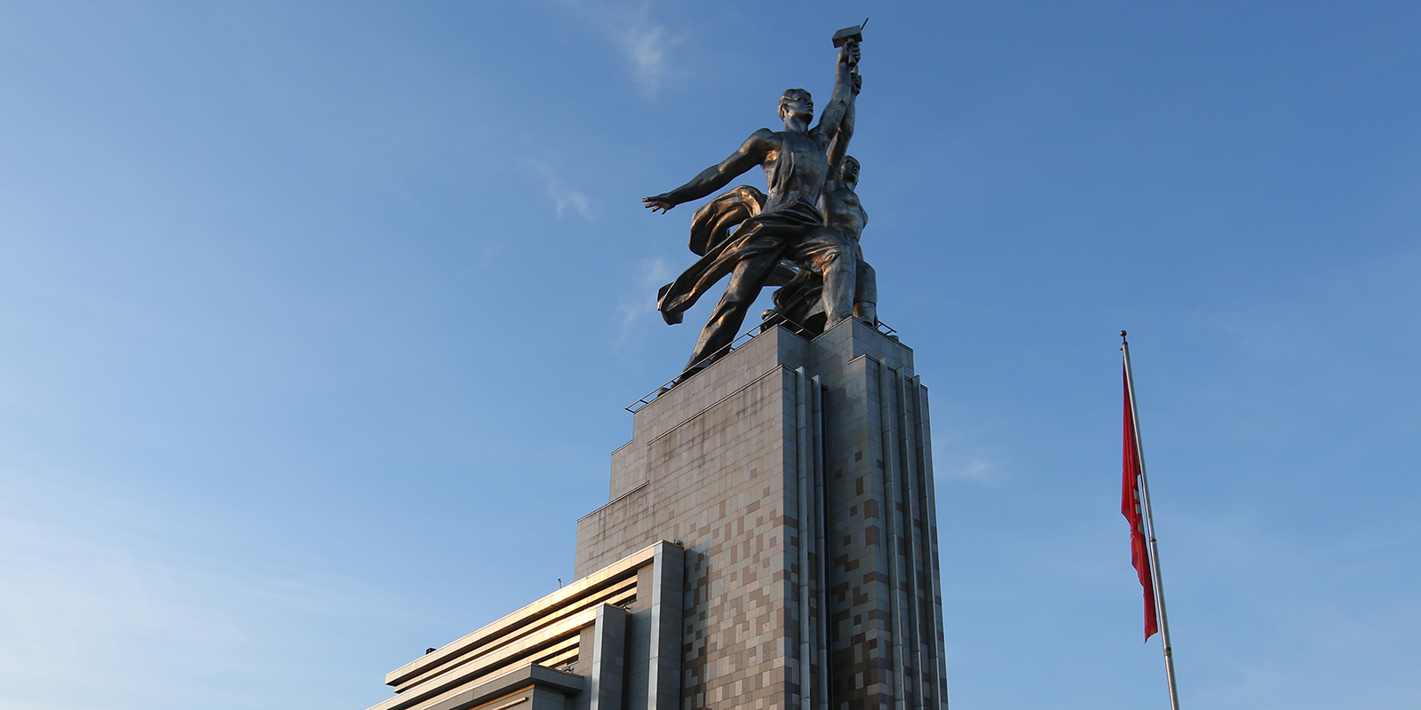 Спектакль «Наверх» на ВДНХ – события на сайте «Московские Сезоны»