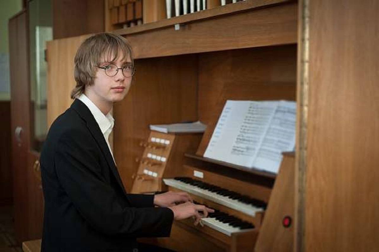 Hubble Fest «N E W G E N E R A T I O N. Видеоинсталляция: метеориты и астероиды глазами телескопа Hubble» – события на сайте «Московские Сезоны»