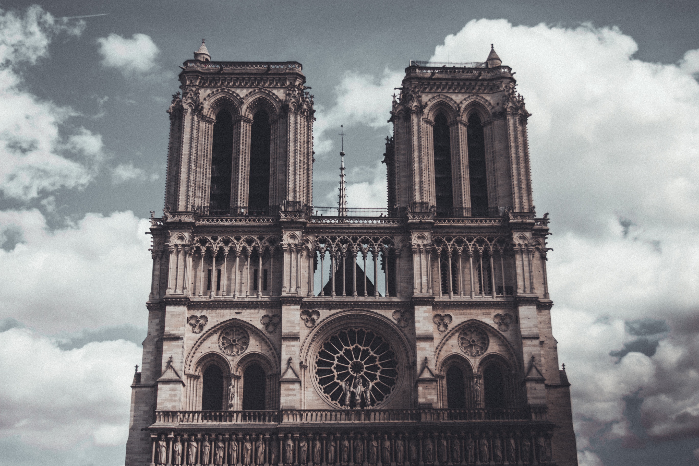 Лекторий «Notre-Dame de Paris. Музыка в камне» – события на сайте «Московские Сезоны»