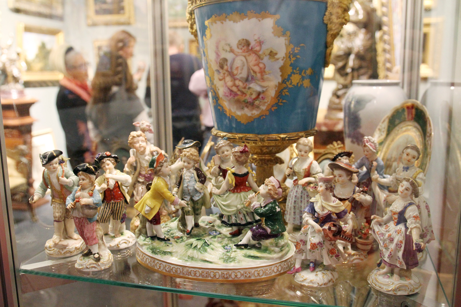 Винтажный маркет «Московская старина» в ЦДХ – события на сайте «Московские Сезоны»