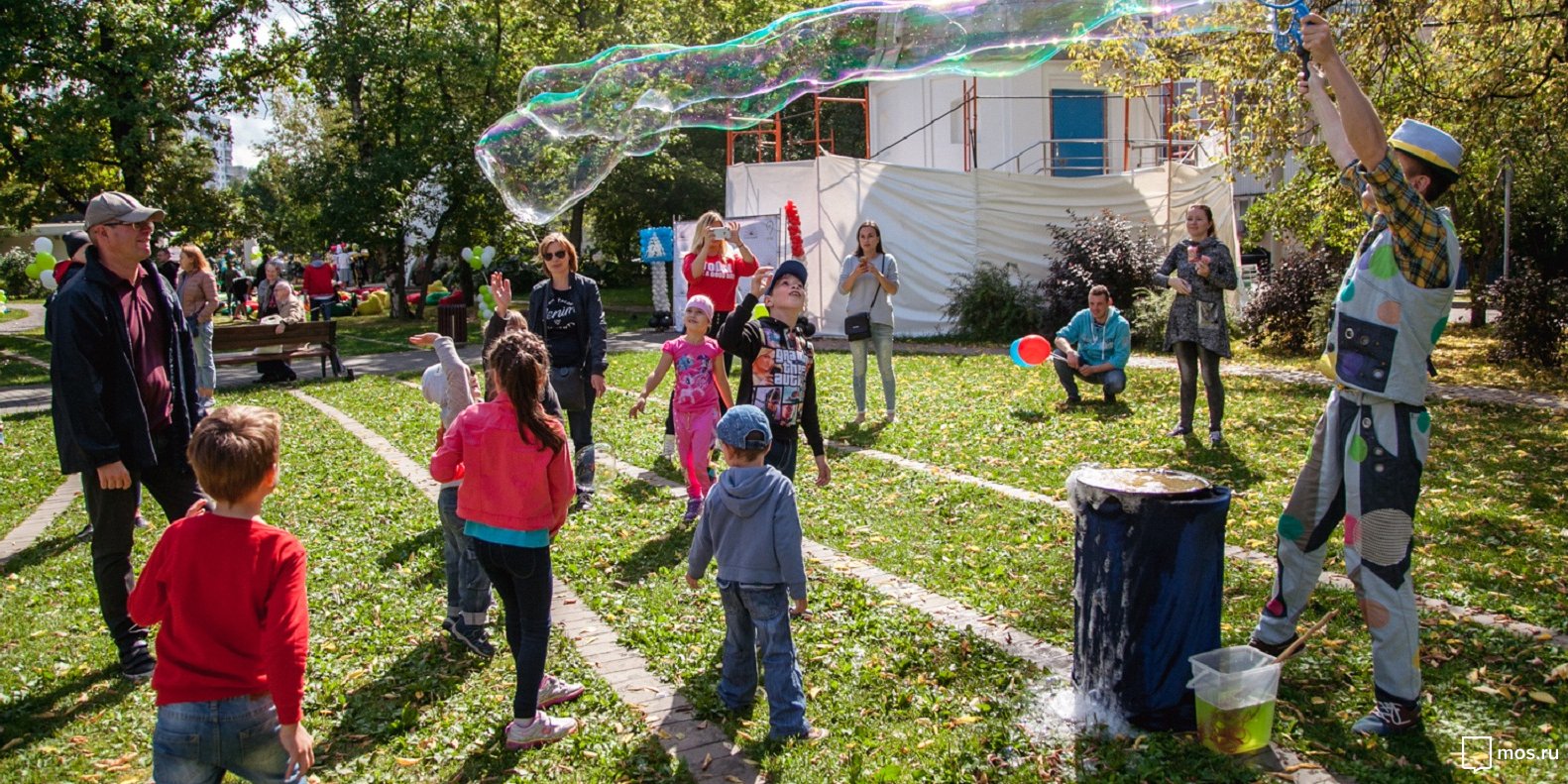 О безопасности дорожного движения: детский праздник в парке «Сокольники» – события на сайте «Московские Сезоны»