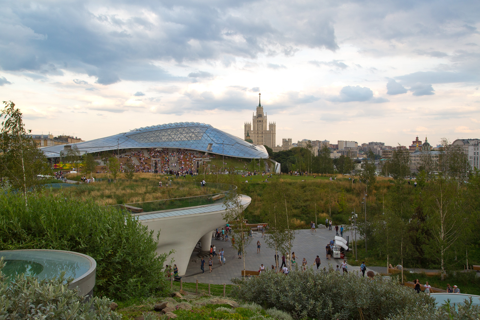 Концерт ко Дню города в парке «Зарядье» – события на сайте «Московские Сезоны»