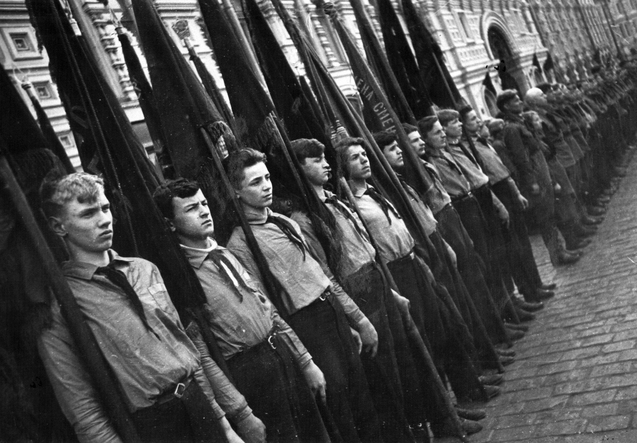 Выставка «Энергия созидания: 100 лет комсомолу» – события на сайте «Московские Сезоны»