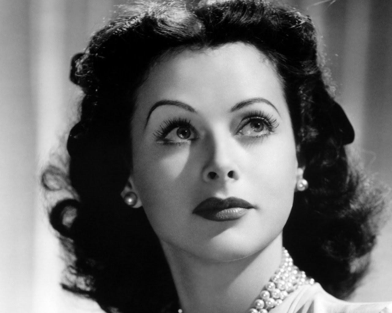 Лекция «Музы ХХ века. Ни микроба банальности» – события на сайте «Московские Сезоны»