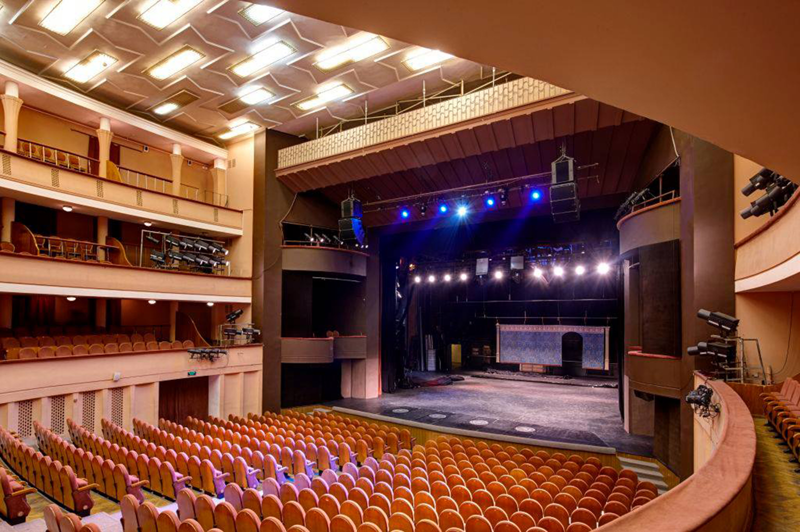 «Путешествие с тетушкой» в Театре имени Моссовета – события на сайте «Московские Сезоны»