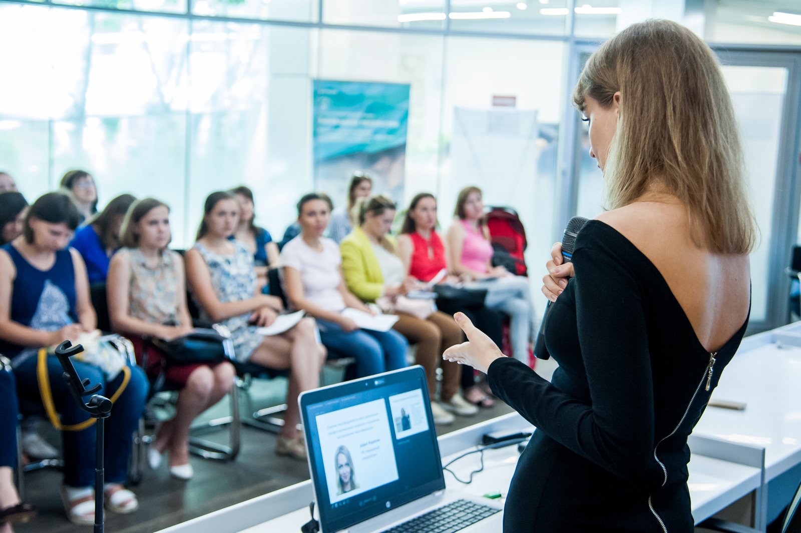 Мультитренинг «Мама в деле» в парке «Зарядье» – события на сайте «Московские Сезоны»