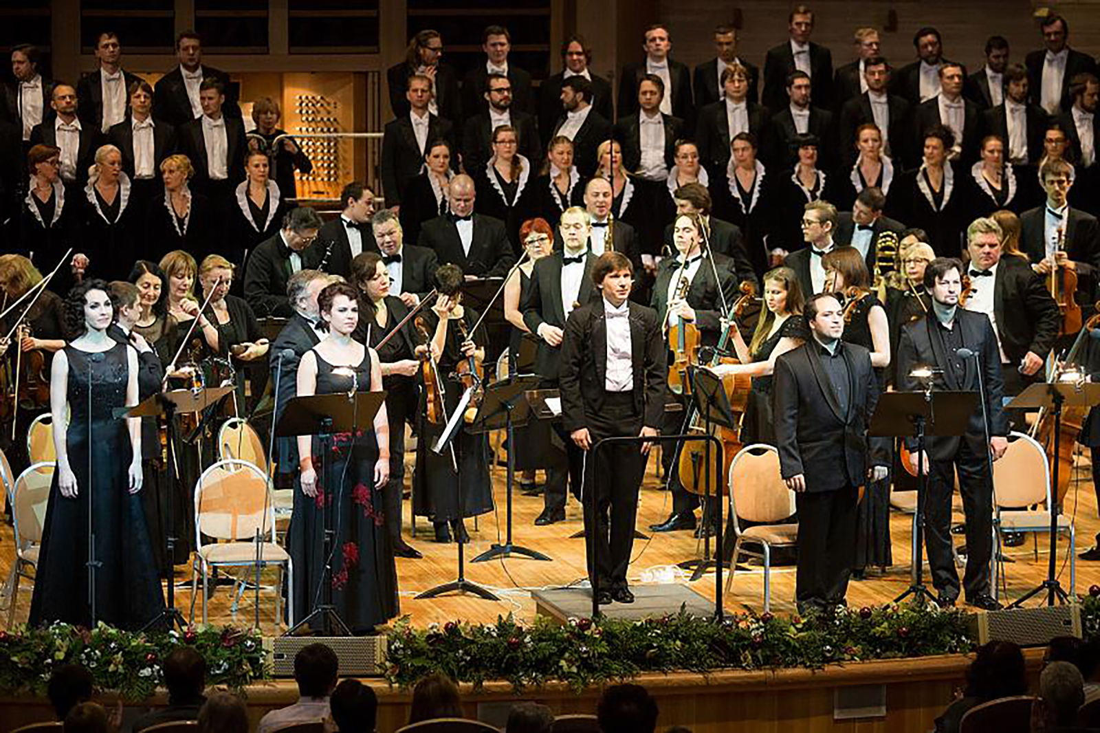 «Вечер хоровой музыки» в театре «Новая опера» – события на сайте «Московские Сезоны»