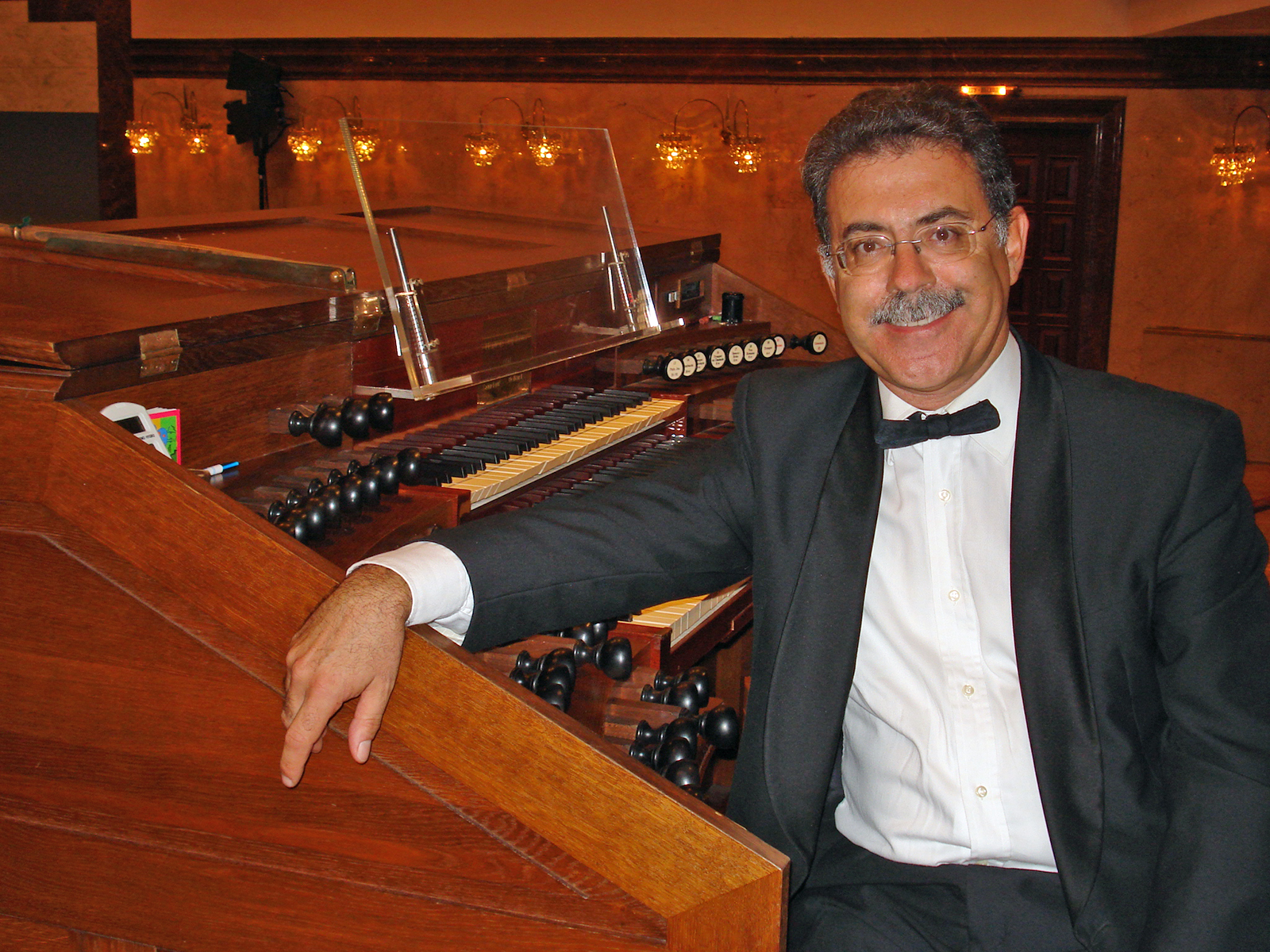 Концерт Хуана Парадель-Соле в Доме музыки – события на сайте «Московские Сезоны»