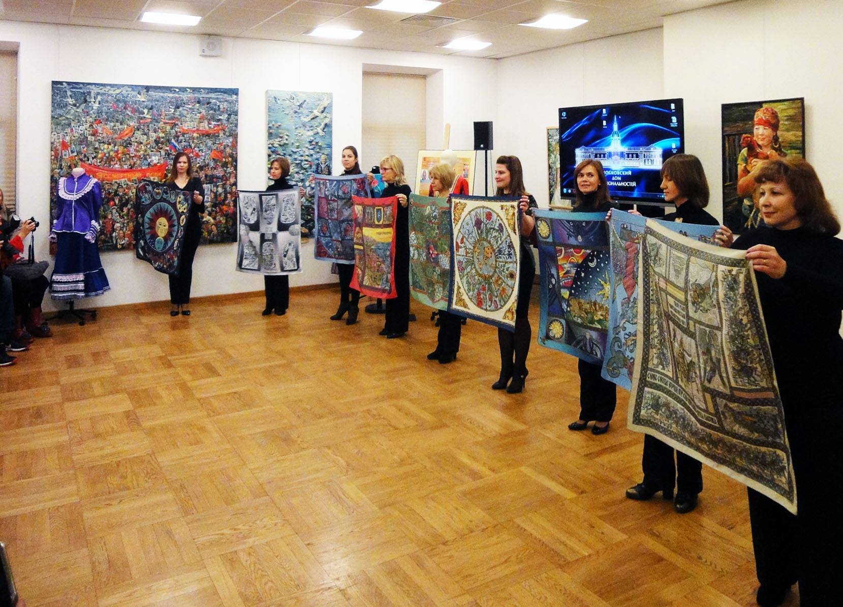 Мастер-класс «Шоу платков» – события на сайте «Московские Сезоны»