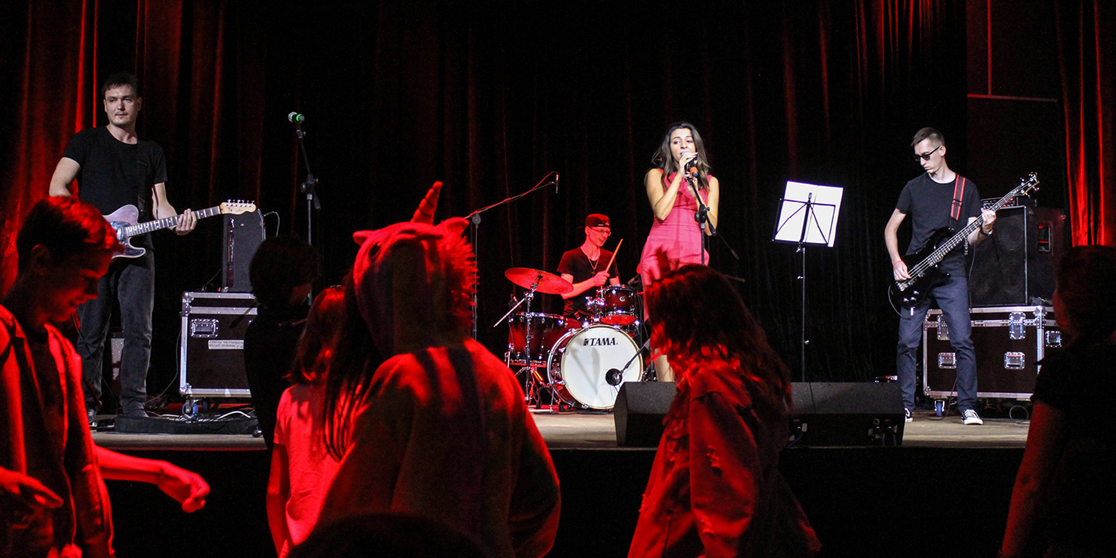 «#ВпустиЦвет» в Московском многофункциональном культурном центре – события на сайте «Московские Сезоны»