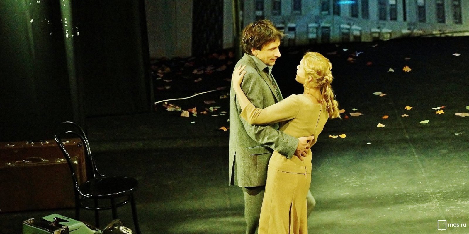 «Двое на качелях» в культурном центре «Зеленоград» – события на сайте «Московские Сезоны»