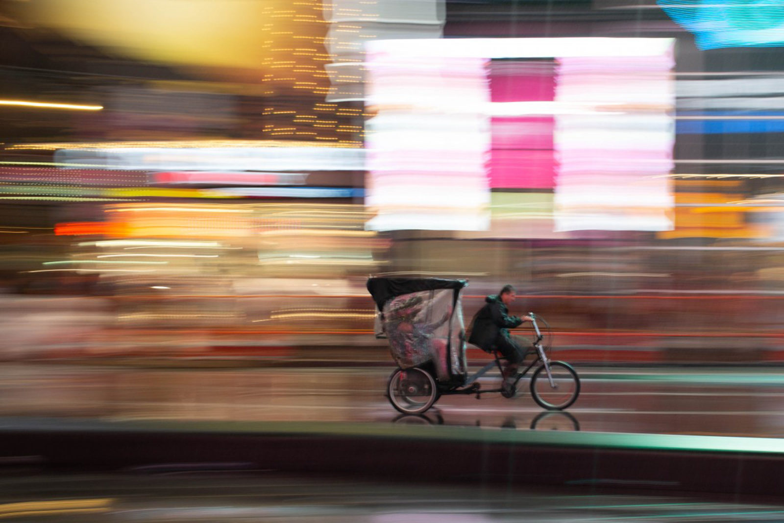 Фотоярмарка в галерее «Здесь на Таганке» – события на сайте «Московские Сезоны»