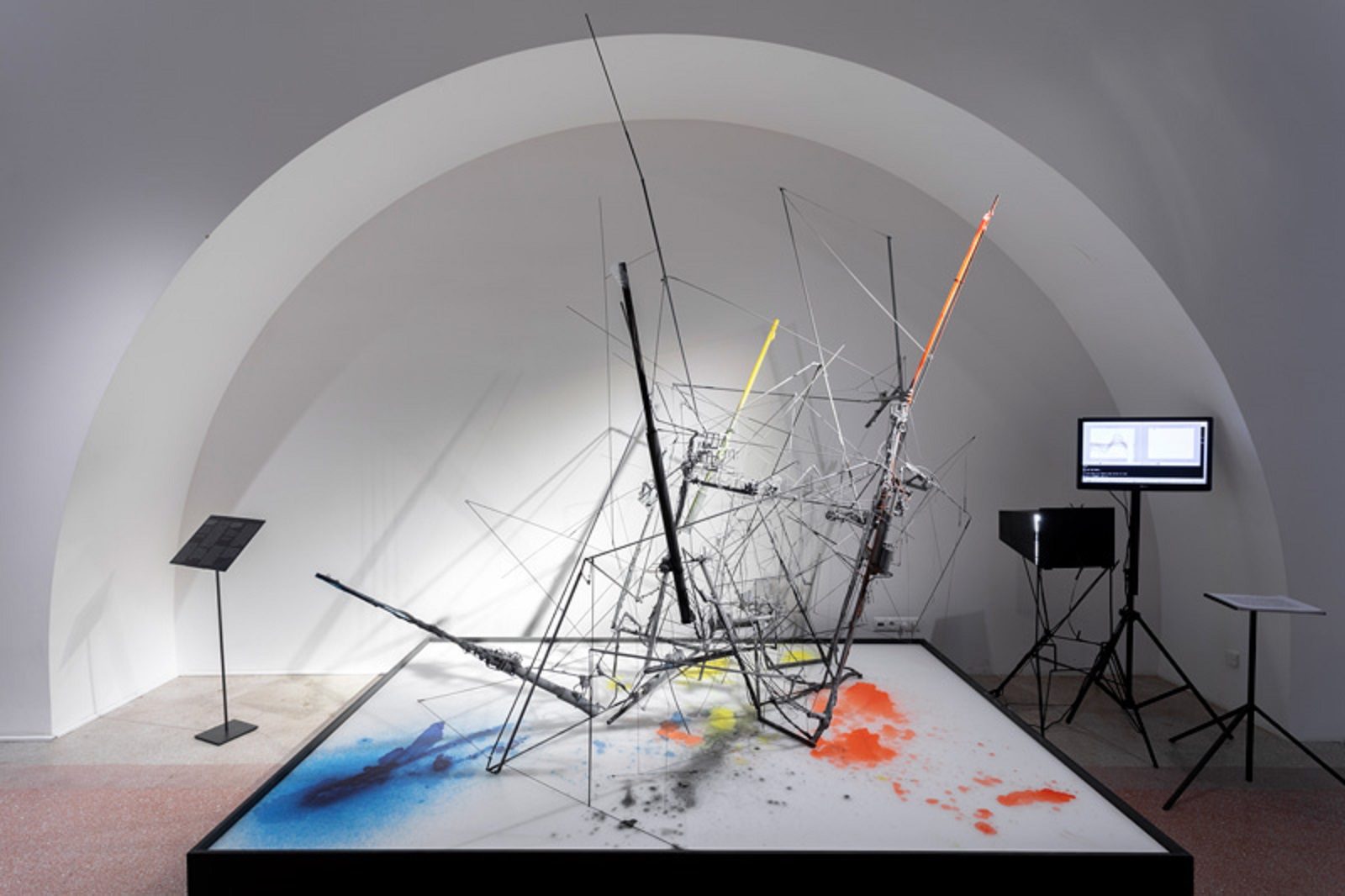 «Оболочки смысловых конструкций» в галерее «Электромузей в Ростокине» – события на сайте «Московские Сезоны»