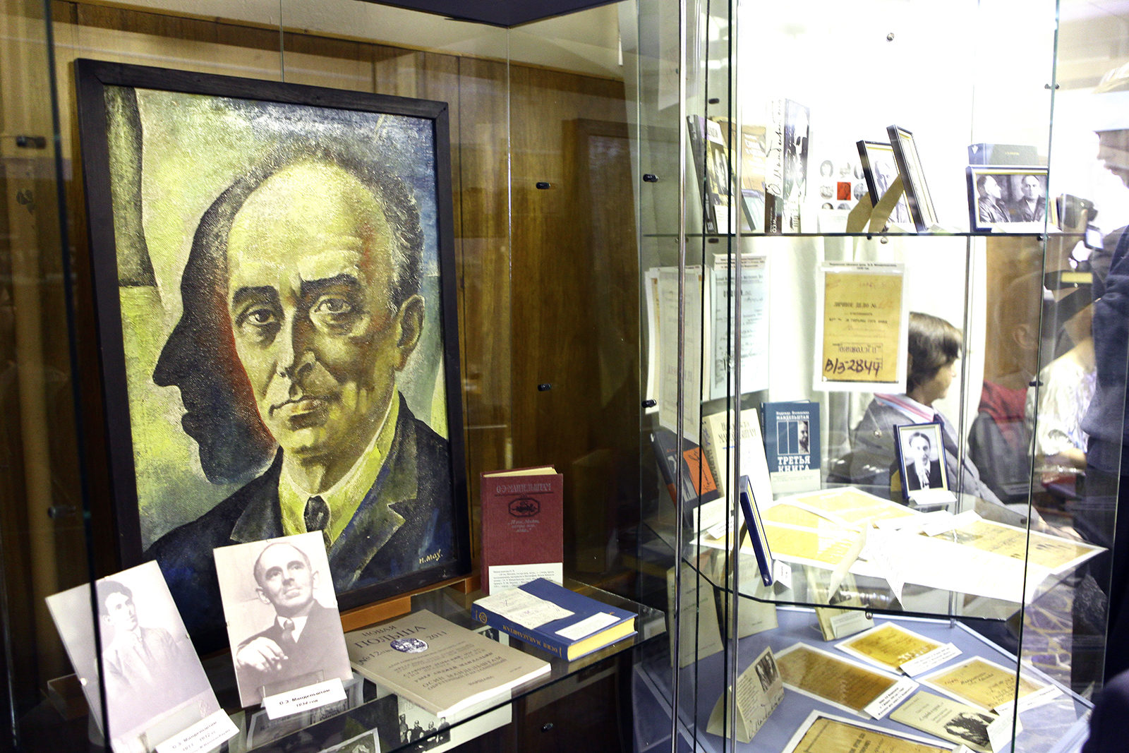 «Тоска по мировой культуре. Книжный шкап поэта» в Еврейском музее и центре толерантности – события на сайте «Московские Сезоны»