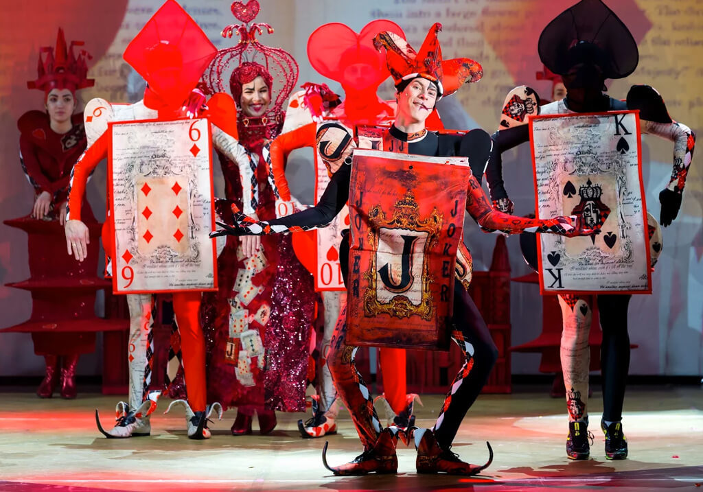 Мюзикл «Чудеса и куралесы» от фестиваля-школы «Территория» – события на сайте «Московские Сезоны»