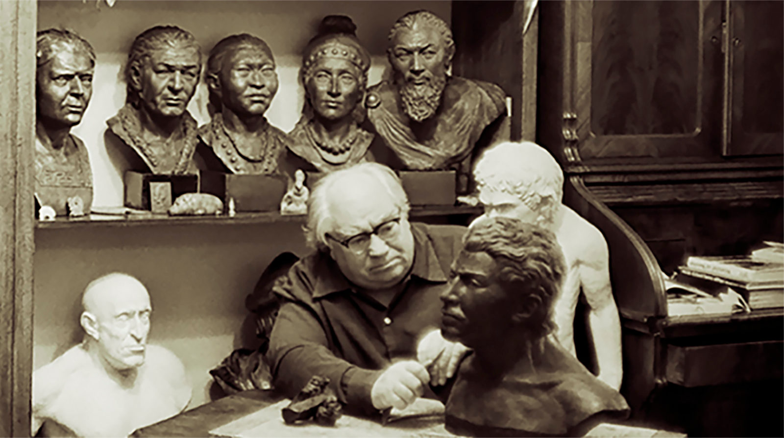 Виртуальная выставка «Портреты по скелетам» – события на сайте «Московские Сезоны»