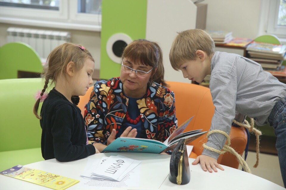 Библиомост с Марией Лукашкиной – события на сайте «Московские Сезоны»