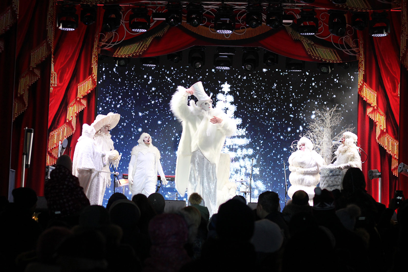 Новый год на аллее Космонавтов – события на сайте «Московские Сезоны»