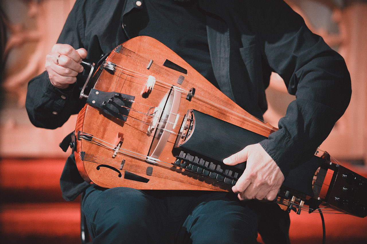 Концерт «Шедевры Третьяковки. Земля. Орган, песочная анимация и колёсная лира» – события на сайте «Московские Сезоны»