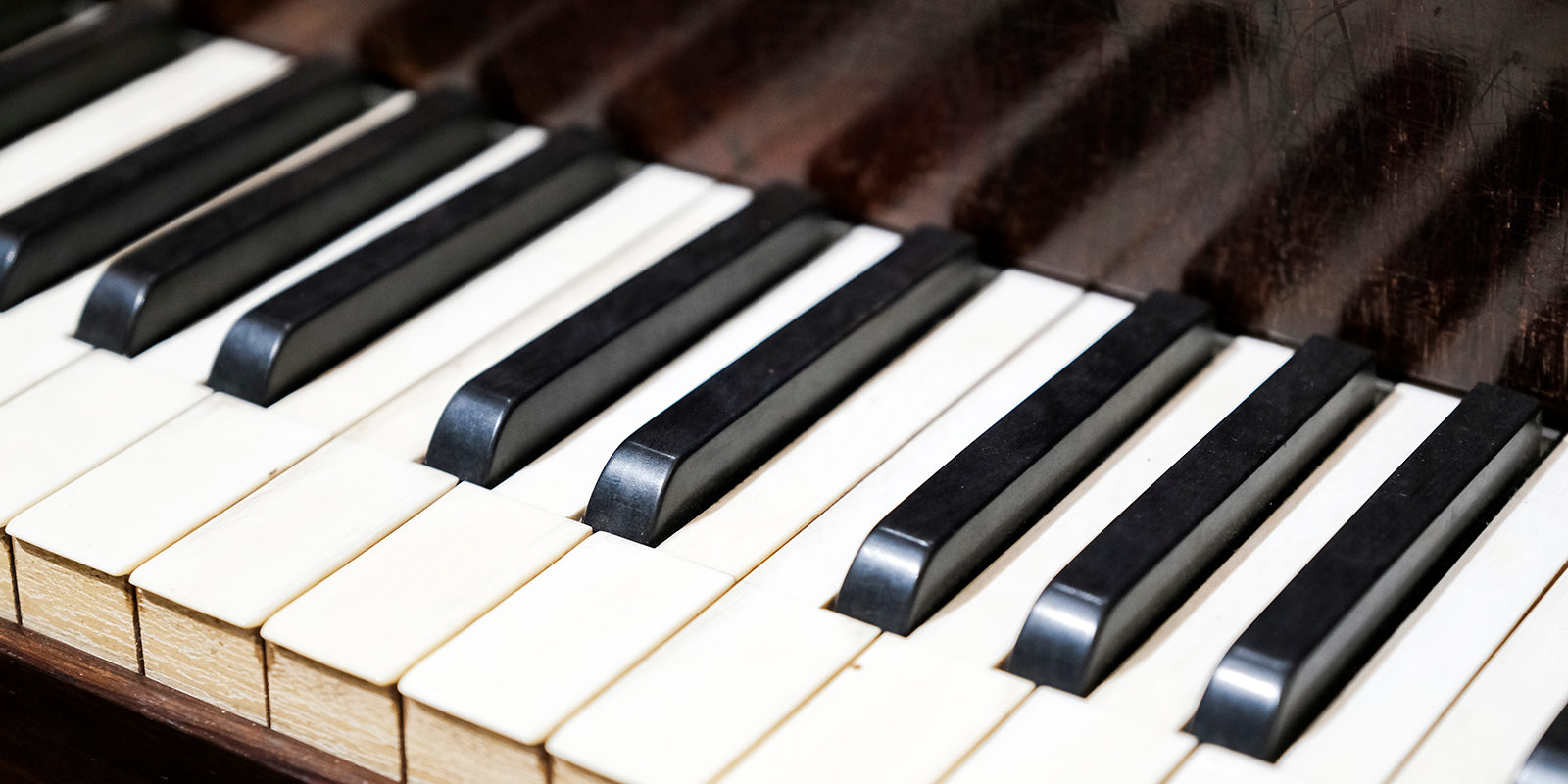 «Искатели жемчуга» в клубе «Атом» – события на сайте «Московские Сезоны»