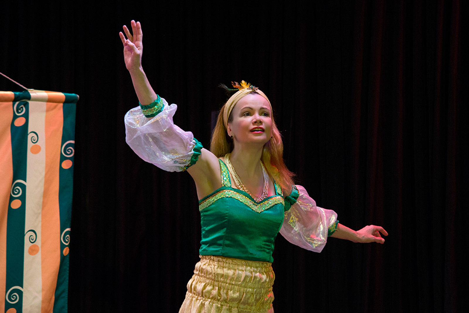 «Золотая птичка» в Москонцерте на Пушечной – события на сайте «Московские Сезоны»