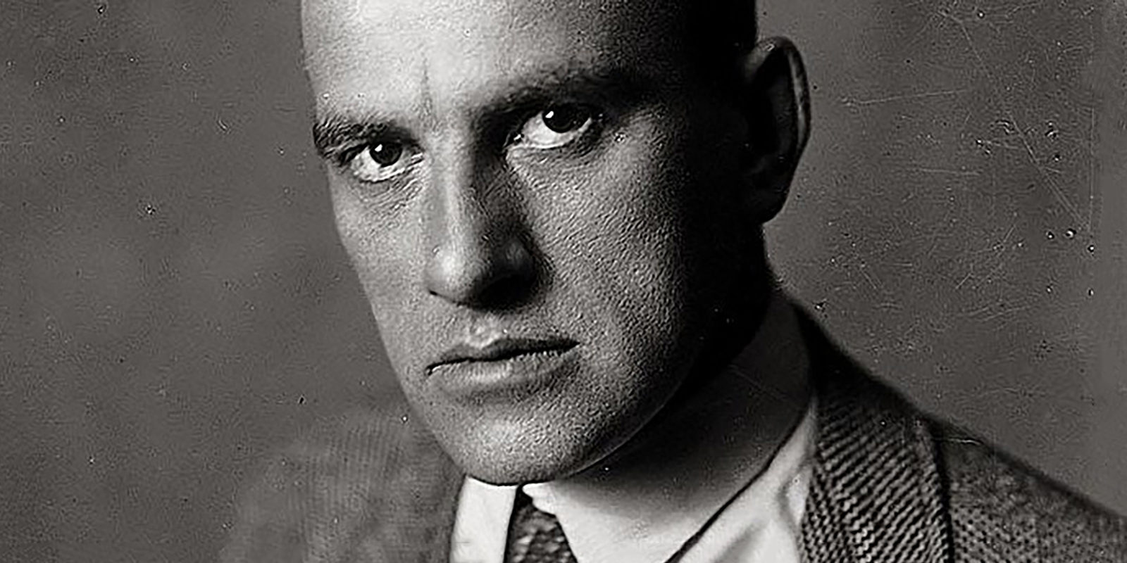 Экскурсия «Маяковский на Манхэттене. Нью-йоркский метрополитен и другие чудеса техники» – события на сайте «Московские Сезоны»