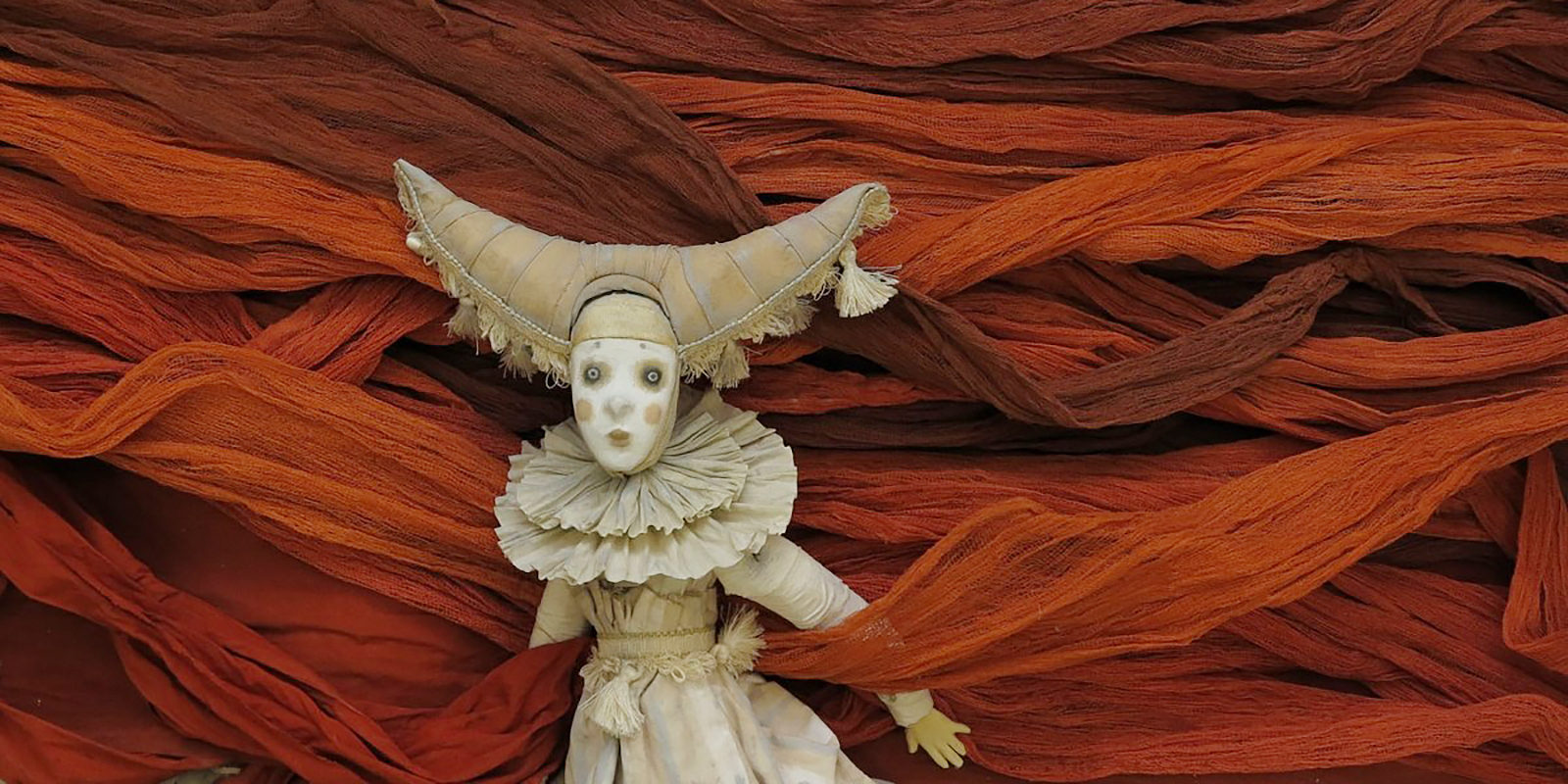 «Истории кукольного городка» в галерее «Здесь на Таганке» – события на сайте «Московские Сезоны»